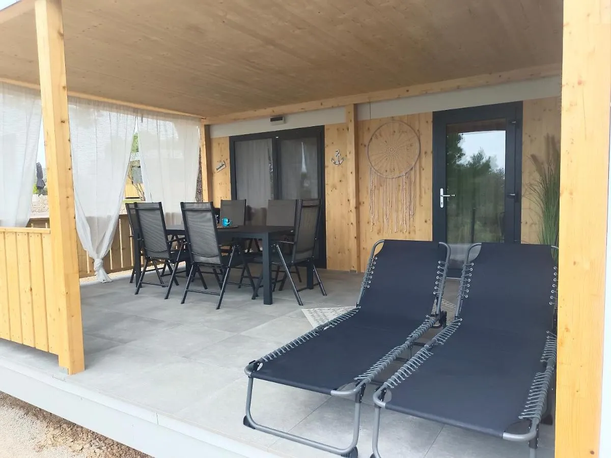 Sea View Holidays - Mobilehome Pakoštane Kroatien