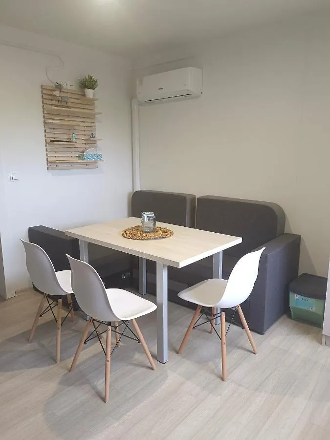 Sea View Holidays - Mobilehome Pakostane Croatia